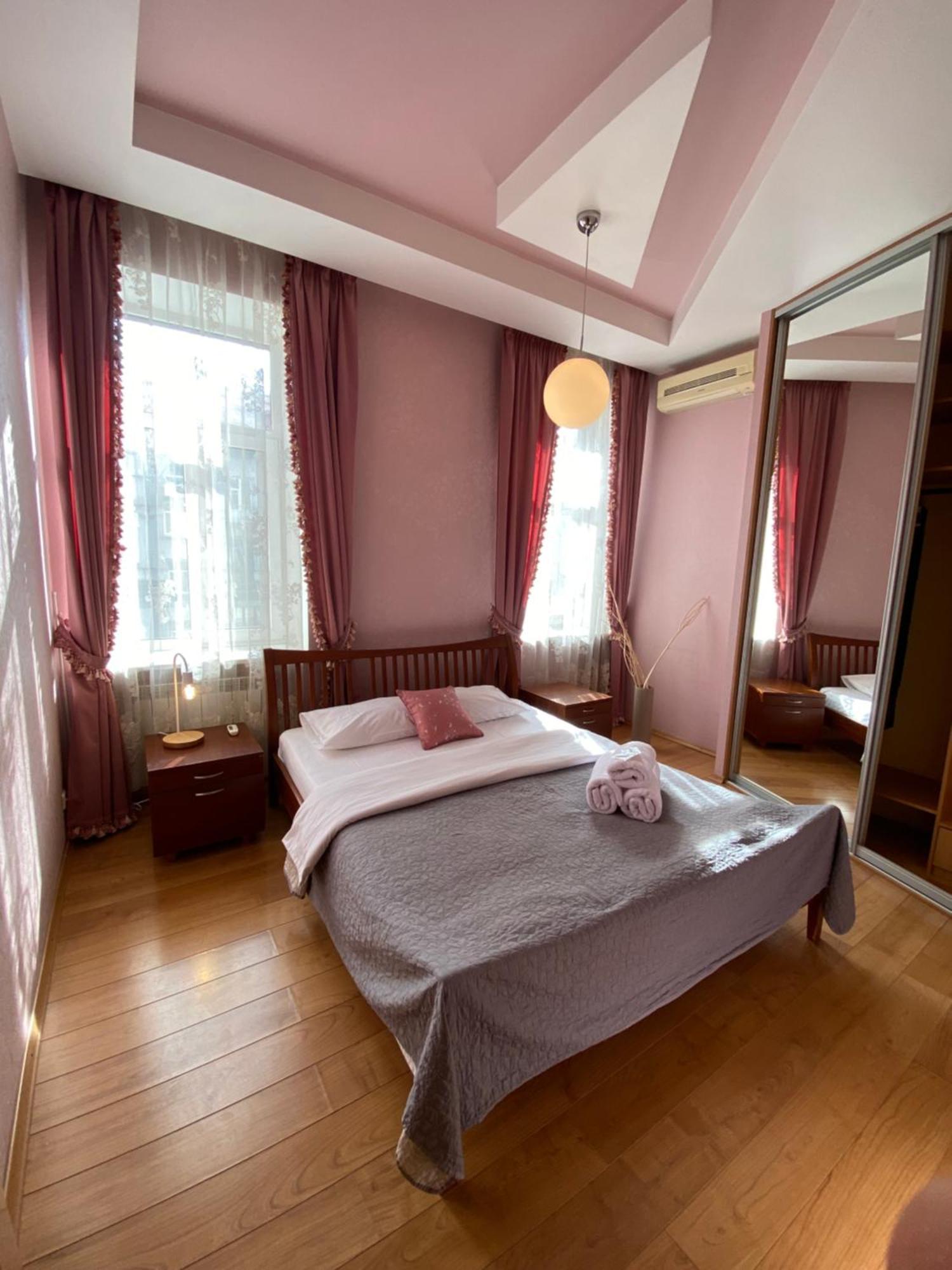 Inn Home Apartments In Kiev Center Exterior photo