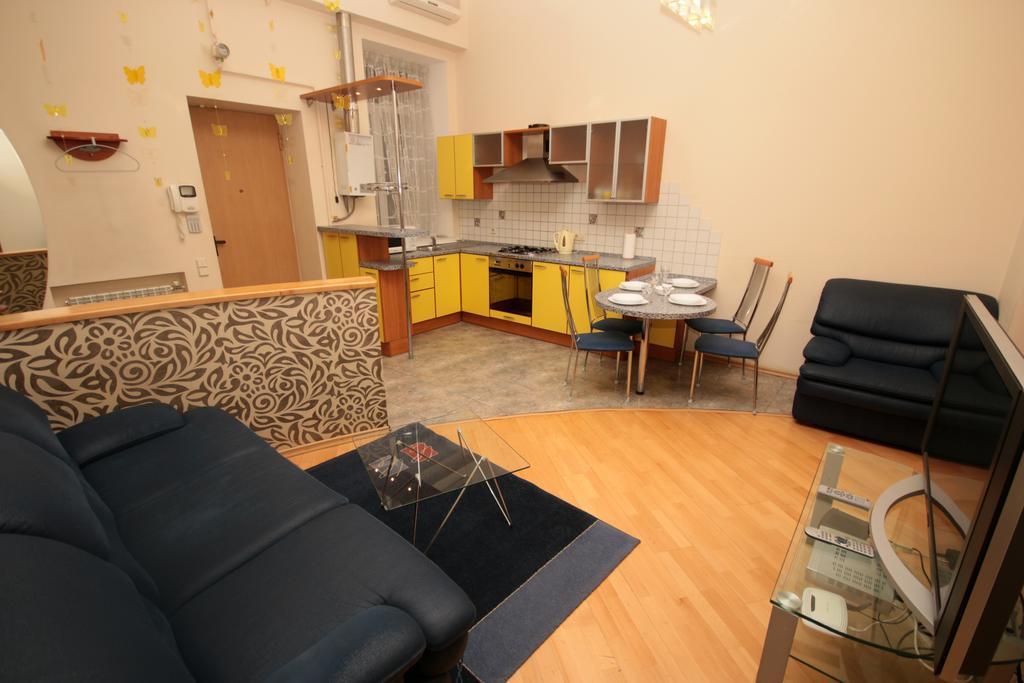 Inn Home Apartments In Kiev Center Exterior photo