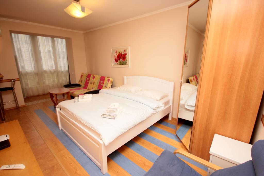Inn Home Apartments In Kiev Center Exterior photo