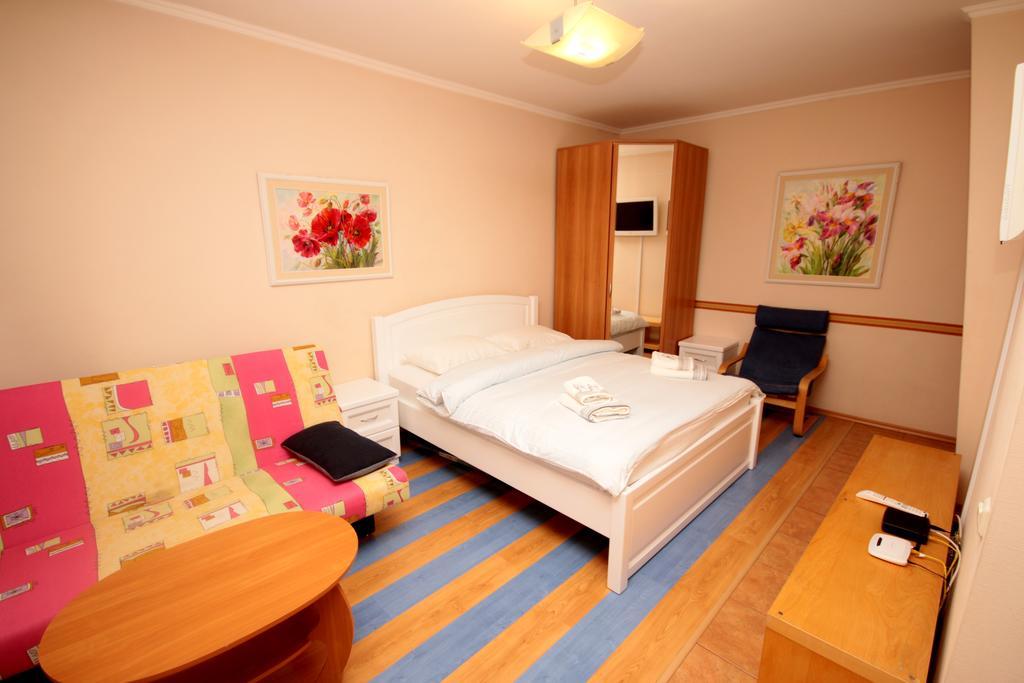 Inn Home Apartments In Kiev Center Exterior photo
